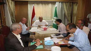 شقق ووظائف ومشروع لشاب.. محافظ القليوبية يلبي مطالب الأهالي بالخانكة