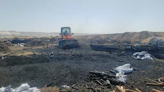 إزالة 12 مكمار فحم في حملة موسعة بساحل سليم (صور) 