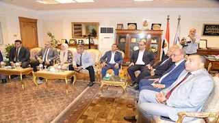 محافظ أسيوط يستقبل نقيبي المهندسين والأطباء لبحث سبل التعاون المشترك