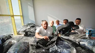 بالصور- معرض للمستلزمات المدرسية للعاملين بمجمع المصالح الحكومية في الوادي الجديد