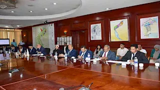 محافظ الأقصر يستقبل نائب عمدة جيانغشى الصينية لبحث التعاون المشترك