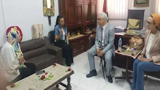 وكيل تعليم القاهرة يتفقد استعدادات مدرسة يوسف السباعي الثانوية للعام الدراسي الجديد