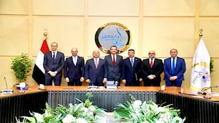 مصر وإسبانيا توقعان عقود تأهيل وصيانة قطارات مترو الأنفاق