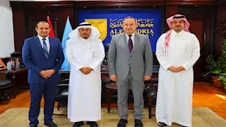 رئيس جامعة الإسكندرية يستقبل قنصل السعودية لبحث التعاون المشترك -صور 