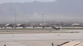 صحيفة: أمريكا تجري محادثات مع طالبان بشأن إعادة استخدام قاعدة "باجرام" 