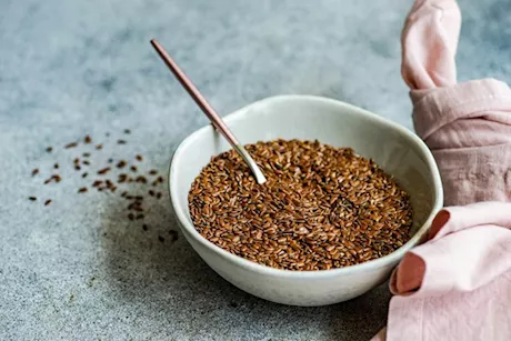 ماذا يحدث لضغط الدم عند تناول بذور الكتان؟