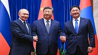 الرئيس الصيني لـ بوتين: روسيا والصين هما المنتصران الرئيسيان في الحرب العالمية الثانية