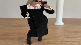 خطفت الأنظار بخاتم خطوبتها.. معلومات عن عارضة الأزياء إلسا هوسك