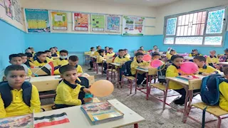 بالعلم والبالونات.. استقبال مبهج للطلاب في أول يوم دراسي بالإسكندرية (فيديو وصور)