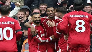 3 صور وفيديو يرصدان احتفال محمد صلاح وجرافينبيرش بهدف ليفربول الأول