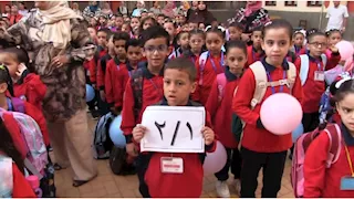 بالصور- سوهاج تبدأ العام الدراسي بمليون و255 ألف طالب وانضباط كامل بالمدارس