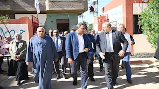 بالصور- محافظ قنا يدشن العام الدراسي الجديد بافتتاح مدرسة الترامسة الإعدادية 