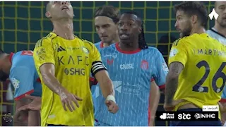 لقطة غريبة لرونالدو في الدوري السعودي .. لماذا ضحك معلق مباراة النصر؟ (فيديو وصور)