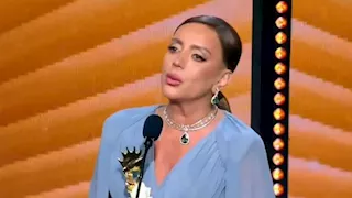 شكران مرتجى تبكي بعد تكريمها من "موريكس دور" وتهدي الجائزة لكل السوريين ولـ فلسطين