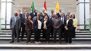 وفدًا من جنوب إفريقيا يتعرف على التجربة المصرية في تشغيل دار الطباعة بالعاصمة