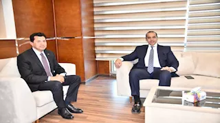 وزيرا الشؤون النيابية والرياضة يبحثان مبادرات لتأهيل النشء والشباب