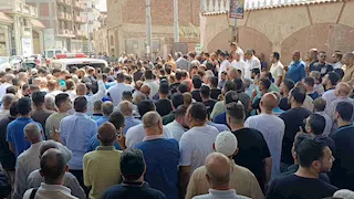 انهيار وبكاء.. تشييع جنازة الشابين ضحيتي حادث دمنهور في كفر الشيخ - صور 