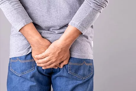 5 أسباب للإصابة بالبواسير والشرخ الشرجي.. طبيب يوضح