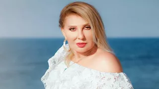 نادية الجندي بإطلالة أنيقة.. لماذا اختارت اللون الأسود؟