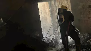 جثة متفحمة ومصابان في حريق شقة بالسلام