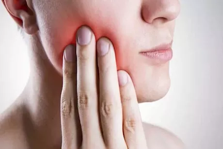 5 أسباب تؤدي إلى آلام ضرس العقل.. طبيب يوضح كيفية التخلص منه