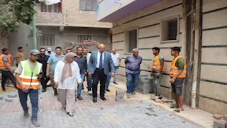 محافظ القليوبية يتابع رصف شوارع أتريب ببنها بـ"الإنترلوك" (صور)