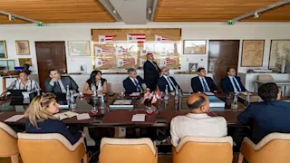 وزير السياحة يبحث مع مدير نادي موناكو إنشاء مراكز صيانة لليخوت