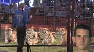 أمام زوجته وابنته.. نمر يفترس مدربه خلال عرض جماهيري