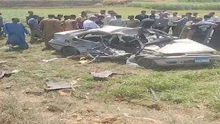 سقطوا في الزراعات.. الصور الأولى لحادث تصادم أتوبيس وسيارة بالمنيا 