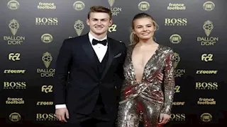 "العالم الروحي".. تطورات جديدة في قصة انفصال دي ليخت وزوجته