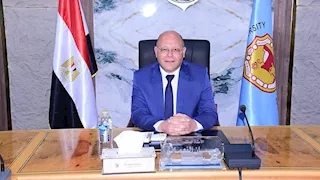 رئيس جامعة سوهاج يوضح حقيقة تشكيل لجان داخلية لبحث أوضاع الإداريين