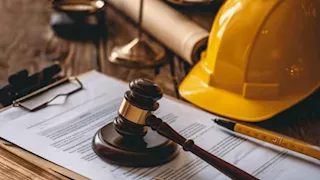 هل العامل الخاسر الأكبر؟.. جدل بشأن المادة 154 من قانون العمل الجديد