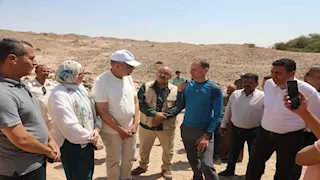 محافظ المنيا يتفقد أعمال البعثة الأجنبية في زاوية سلطان (صور)