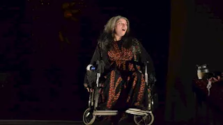 "فاطمة الهواري" يحكي نضال الشعب الفلسطيني ضمن فعاليات "إيزيس الدولي لمسرح المرأة"