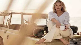 صور كيت وينسلت في معبد أبو سمبل: تشعل الجدل حول زيارتها مصر 