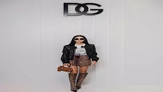 بالصور| هدى المفتي بإطلالة جريئة في عرض أزياء