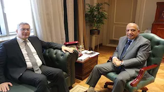 وزيرا الكهرباء والبترول يناقشان خطة العمل لخفض استخدام الوقود الأحفوري