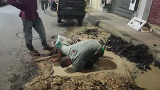 بعد إصلاح كسر بخط رئيسي.. عودة المياه إلى طور سيناء بحي النصر