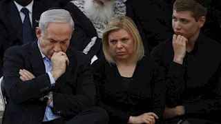 وسط حرب غزة.. صحيفة بريطانية تكشف حياة البذخ ليائير نتنياهو في أمريكا (صور)