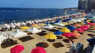 ممنوع نزول البحر في العجمي.. عودة ارتفاع الأمواج لشواطئ غرب الإسكندرية -صور