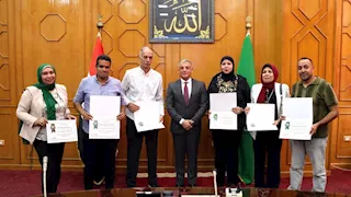 محافظ الإسماعيلية يكرم المشاركين في نجاح مهرجان المانجو الثالث (صور)