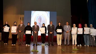 محافظ الإسماعيلية يكرم أوائل الشهادات العامة والأزهرية والتعليم الفني (صور)