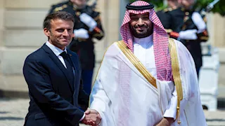 ولي العهد السعودي لـ ماكرون: نؤكد موقفنا الداعي لوقف الحرب في غزة وضرورة تحقيق سلام عادل