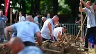 بطولة دولية لحفر القبور في المجر لهذا السبب