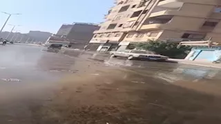 غرق شارع المطحن.. كسر ماسورة مياه  فى شبرا الخيمة - صور