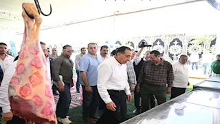 رئيس الوزراء يتفقد سوق اليوم الواحد للسلع الغذائية بأشمون