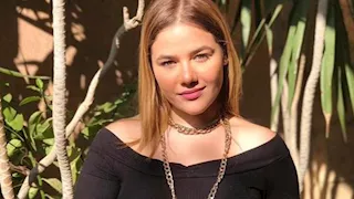 غفران محمد بإطلالة جريئة.. لماذا اختارت اللون الأصفر؟