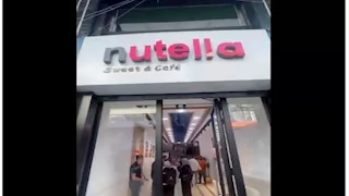 جدل واسع بعد افتتاح "كافيه نوتيلا" في غزة وسط المجاعة (فيديو)