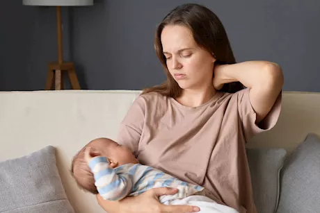 ماذا تفعل الأم للوقاية من هشاشة العظام بعد الولادة؟