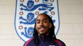 إنجلترا تستدعي أول لاعب مسلم في تاريخها.. ما القصة؟